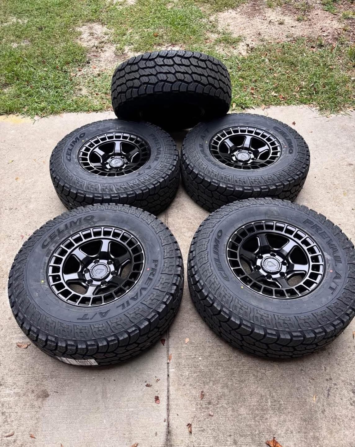 Ford Bronco wheels and tires 6×139.7 brand new