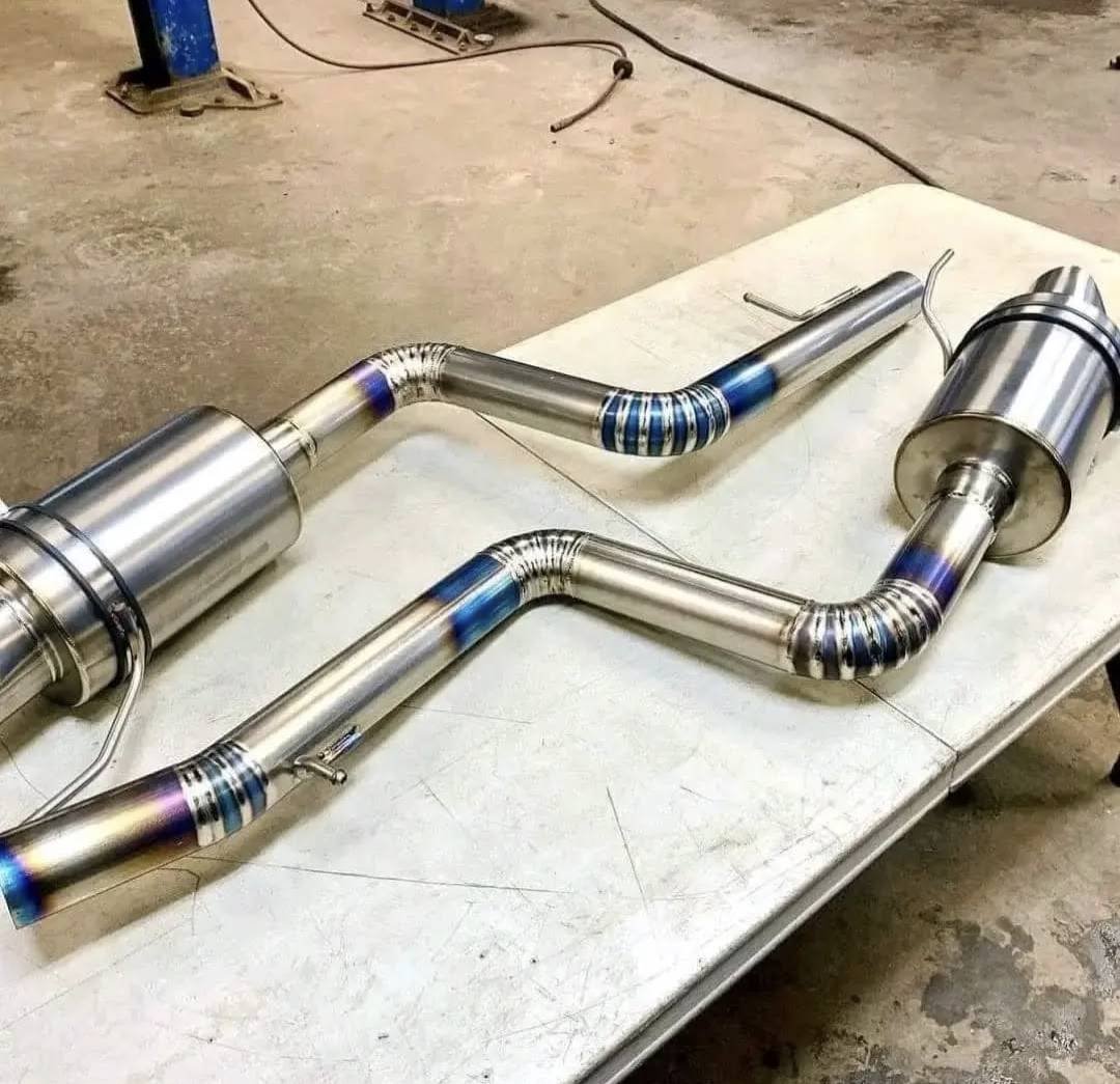 Lexus ES 350 / Lexus IS 350 – Crafted for Luxury, Engineered for Performance - Image 4