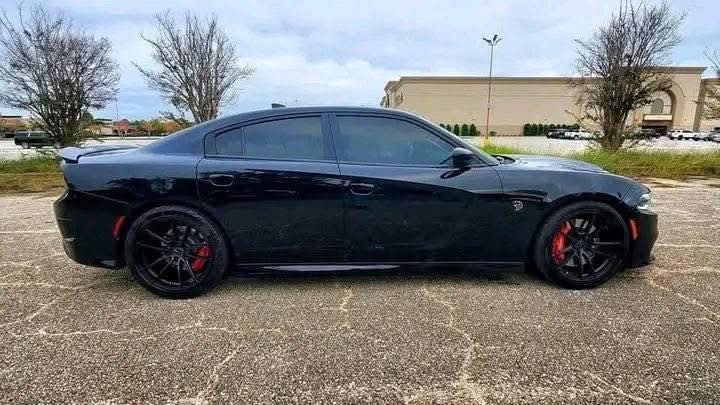 2016 Dodge Charger SRT Hellcat - Image 7