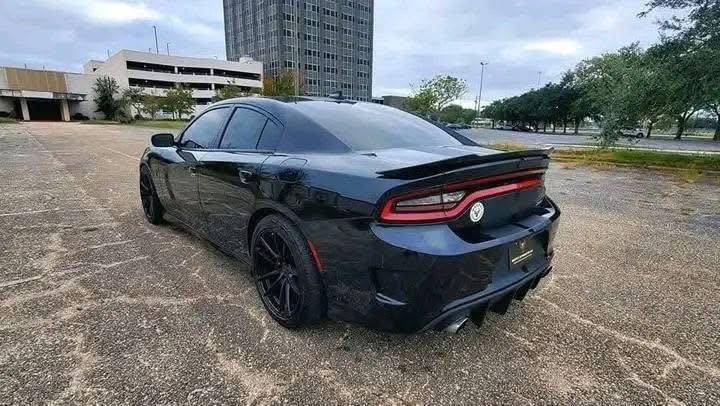 2016 Dodge Charger SRT Hellcat - Image 8