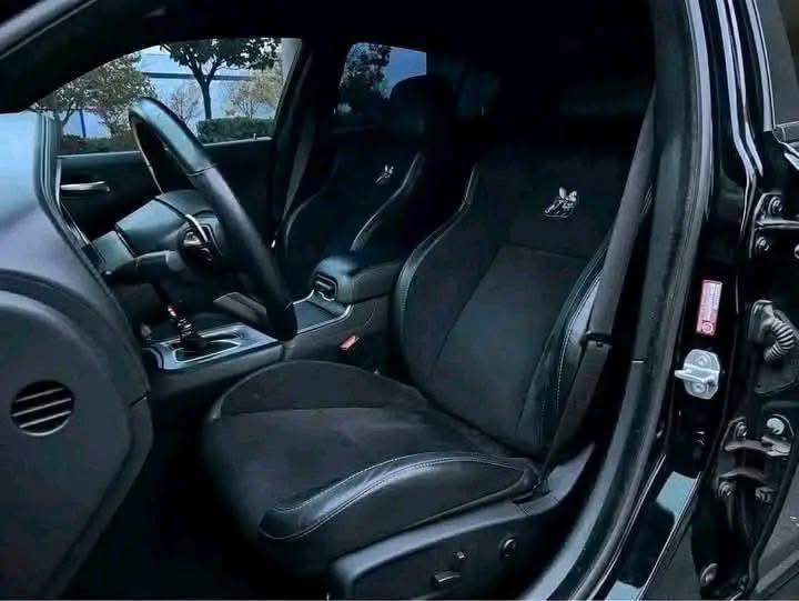 2019 Dodge Charger scat pack - Image 8