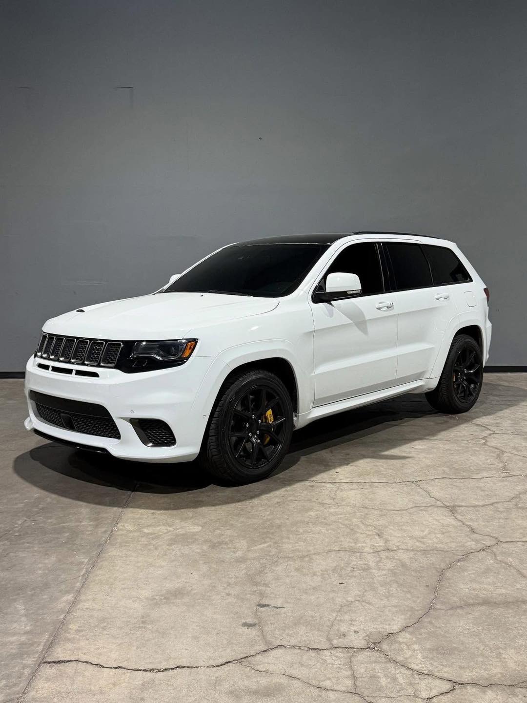 2018 Jeep Grand Cherokee TrackHawk - Image 12