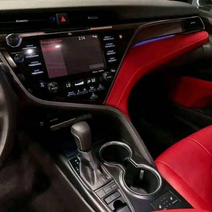 2019 Toyota Camry XSE - Image 9