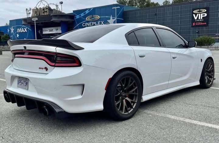 2017 Dodge Charger SRT Hellcat - Image 2