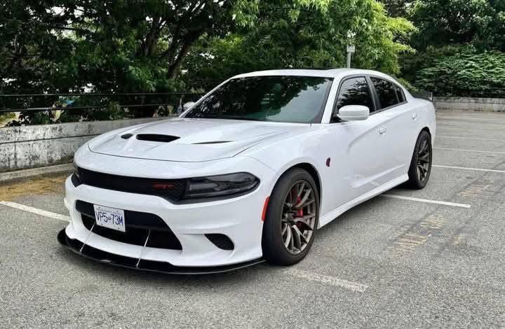 2017 Dodge Charger SRT Hellcat - Image 3