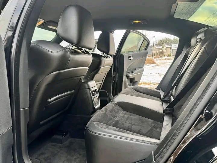 2018 Dodge Charger R/T Scat Pack - Image 11