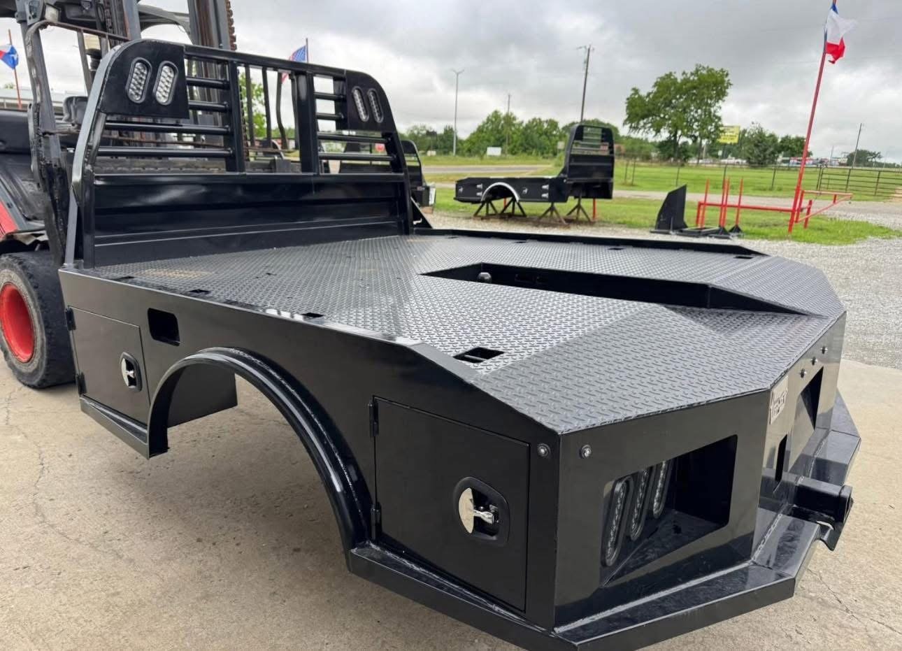 2025 Iron Ox Trough FlatBed - Image 4