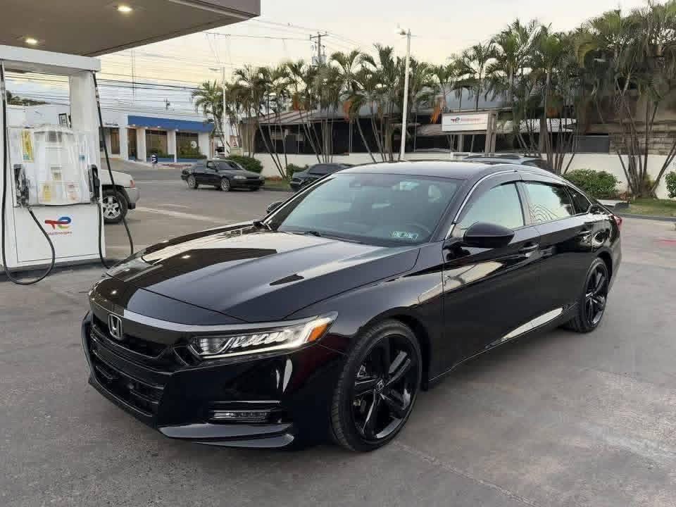 2020 Honda Accord Sport - Image 2