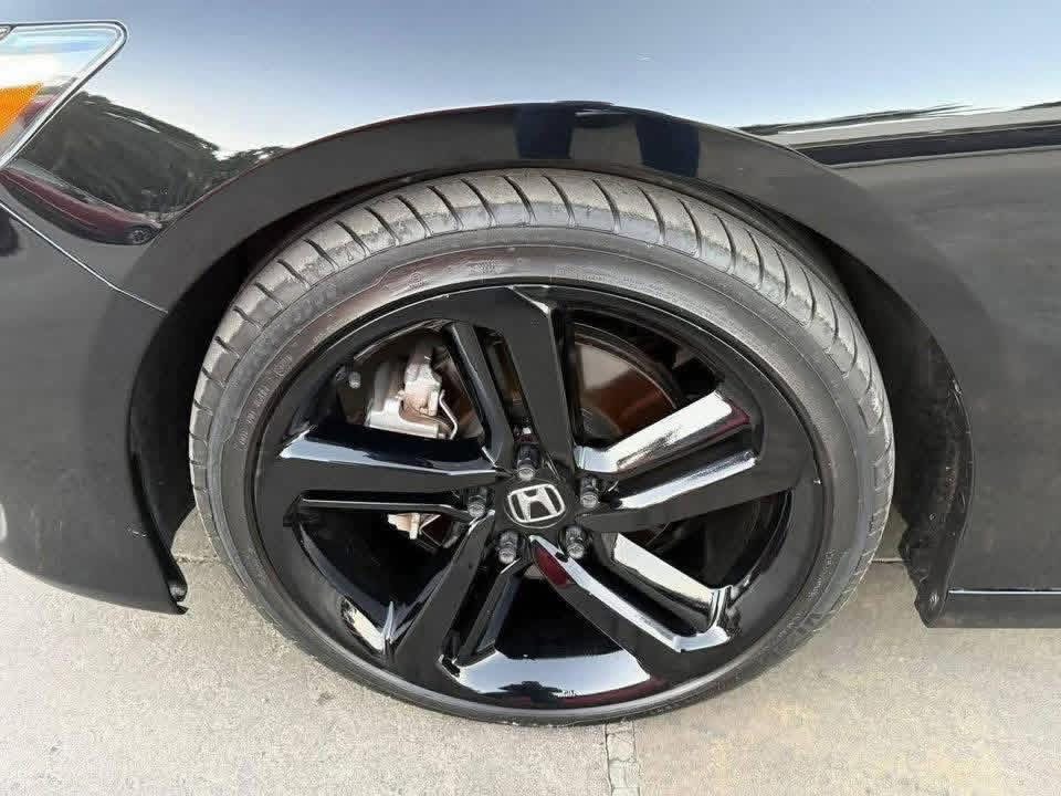 2020 Honda Accord Sport - Image 9