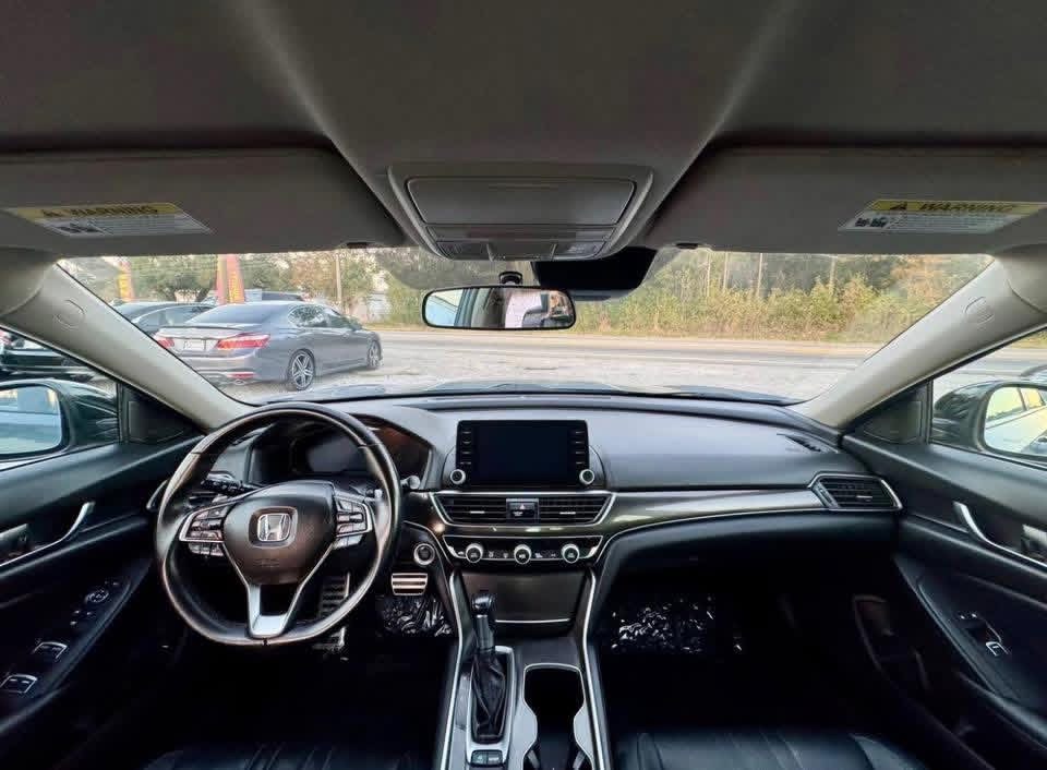 2022 Honda Accord Sport Sedan - Image 11