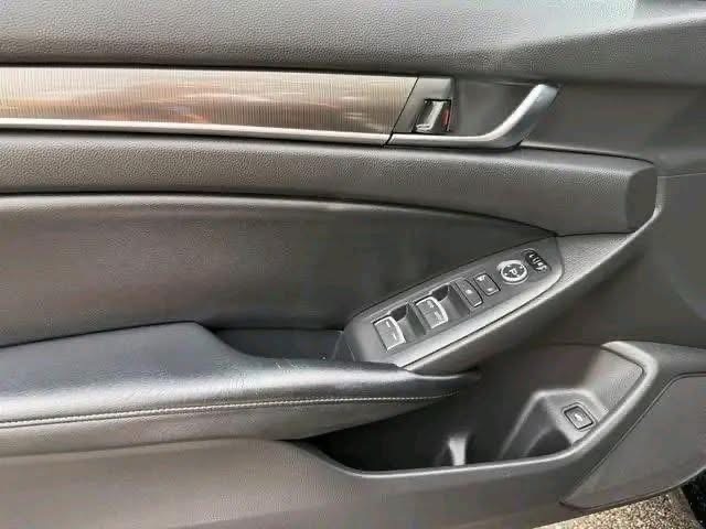 2018 Honda Accord Sport - Image 9