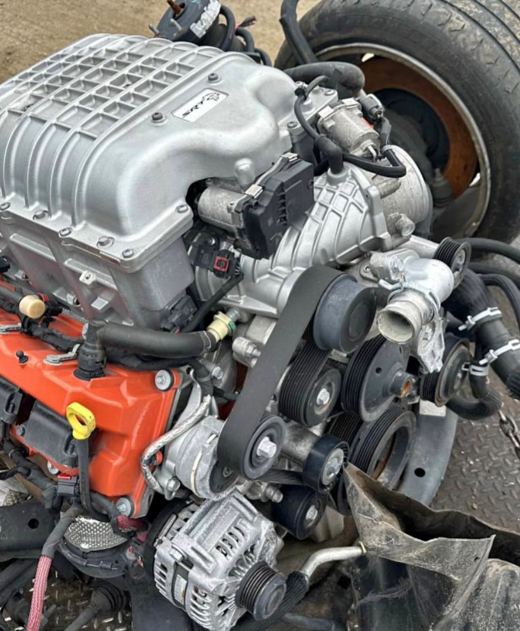 Hellcat 6.22 engine and transmission with engine crossmember
