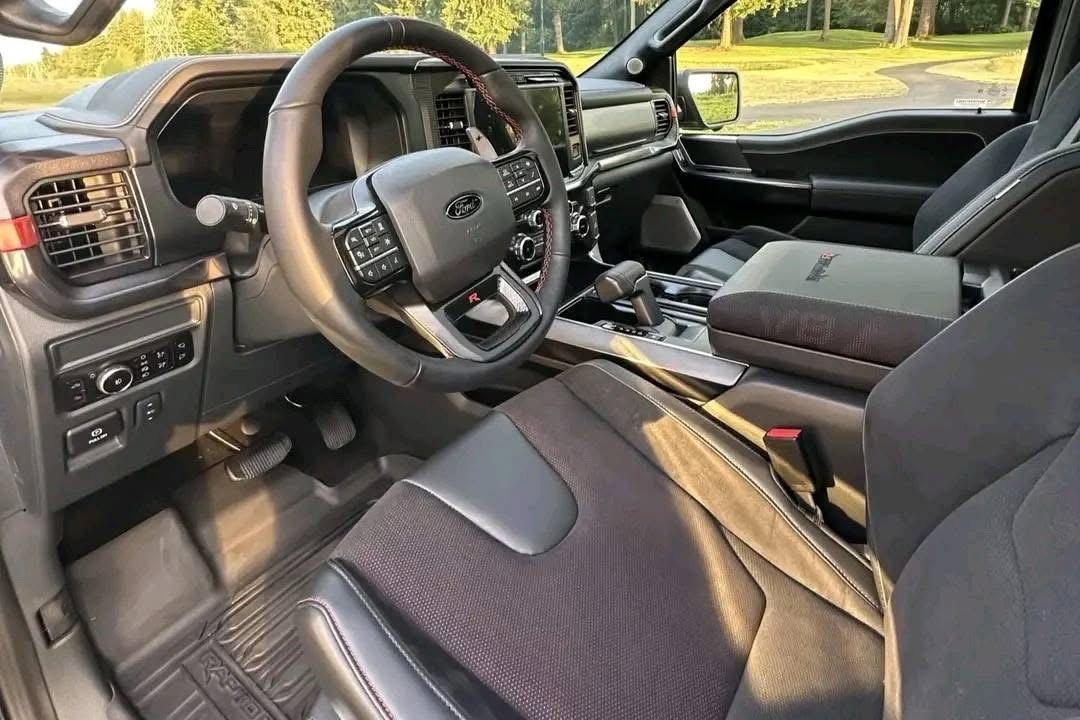 2025 Ford F-150 Raptor R - Image 2