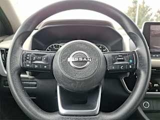 2023 Nissan Rogue SV - Image 4