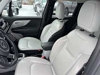 2021 Jeep Renegade - Image 13