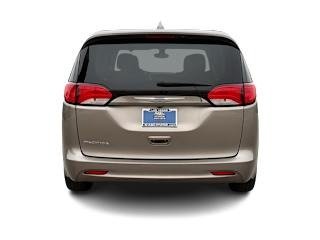 2017 Chrysler Pacifica - Image 4