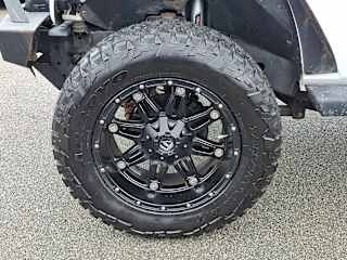 2017 Jeep Wrangler - Image 24