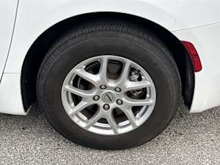 2022 Chrysler Voyager - Image 11