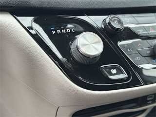 2017 Chrysler Pacifica - Image 6
