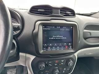 2021 Jeep Renegade - Image 19