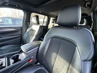 2025 Jeep Grand Cherokee - Image 17