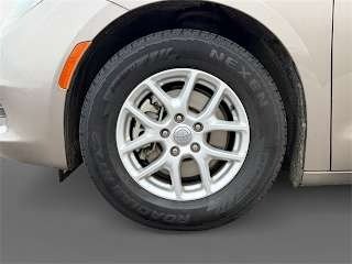 2017 Chrysler Pacifica - Image 7