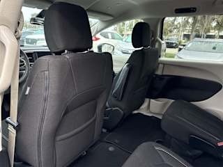 2022 Chrysler Voyager - Image 14
