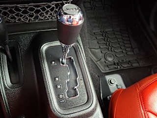 2017 Jeep Wrangler - Image 19