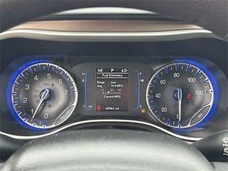 2017 Chrysler Pacifica - Image 14