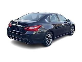 2016 Nissan Altima SV - Image 11