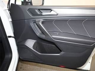 2024 Volkswagen Tiguan - Image 2