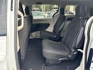 2022 Chrysler Voyager - Image 4