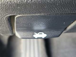 2023 Chevrolet Malibu - Image 28